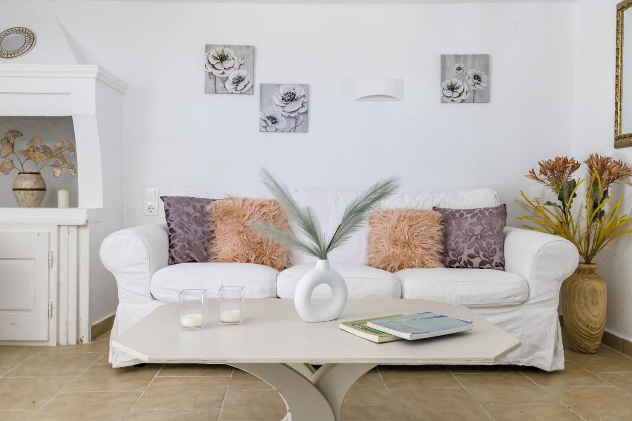 Vainas Belvedere Villa Skopelos Town Bagian luar foto